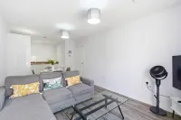 Modern Digbeth Stay | Ensuite | Free Parking - New