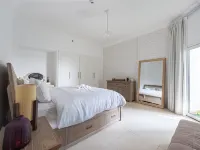 Luxury 2BHK | Near Yas Waterworld & Warner Bros ドゥアリーナ周辺のホテル
