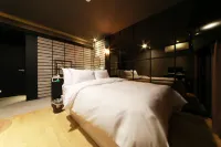 hotel moon - 停車場