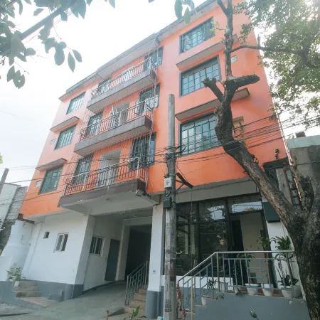 RedDoorz @ Najar Residences near NAIA Terminal