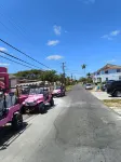 Da Pink and White Palace