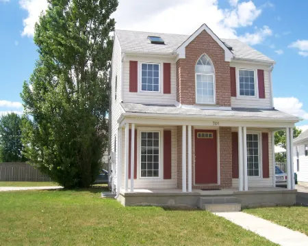 Lakeshore North - Waterloo Hotels in Waterloo