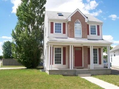 Lakeshore North - Waterloo Hotels near Rushes Restaurant