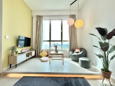 Amber 2B2B Cozy apt Wi-Fi TV Box near Encore Melaka Hotels in Klebang