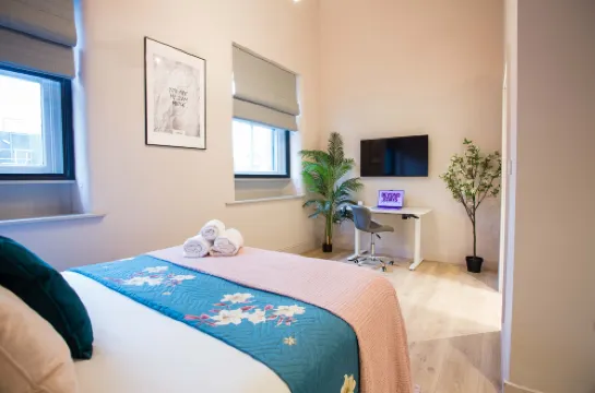 Spacious 3-Bed Retreat | Modern & Super Central