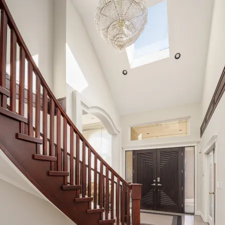 Vancouver Stay -- Downtown Richmond Luxury House Walk to Bus Station,Restaurants & Mall