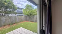 Market Square Modern Haven - Near QEII and Griffith Uni - Homestays