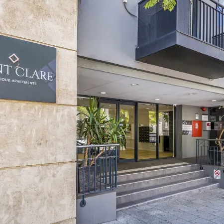 Central East Perth Flat with Pool & Gym Access Отели рядом с достопримечательностью «Площадь Веллингтон»