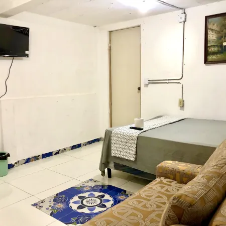 HOSTAL LOS PLANES DE RENDEROS
