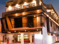 N&B Hotel 安巴卡德羅附近的飯店