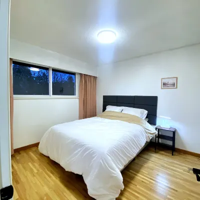 Burnaby Orchard House Hotels near Burnaby Art Gallery