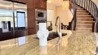 Spacious 3BR House in Aspen Hills - New
