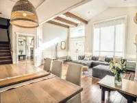 Luxury new 5-bedroom 4- bathroom house - 4-Star