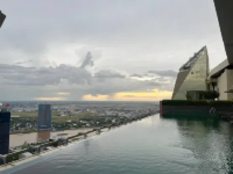 The Peak Service Apt By David