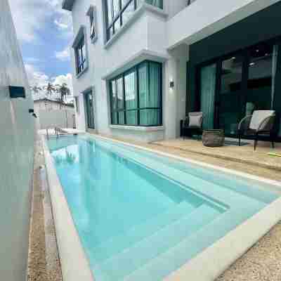 【Ipoh Family Villa】Cheekaaboo｜Private Pool + Kids Play Area｜6BR with Bathtub Fitness & Recreational Facilities