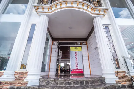 Gading Homestay Prigen Отели в г. Purwosari