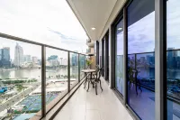 Opera, Metropole Apartment