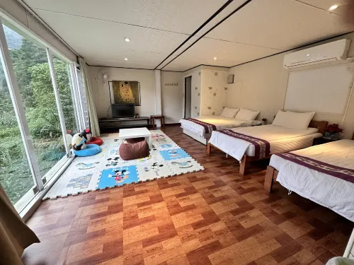 Flower Field Terrace B&B Hotels in Hsinchu County