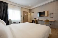 HippoTel Khaorang Phuket Town