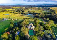 Mowbray Park Holidays