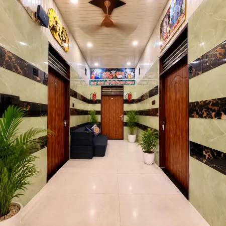 Hotel JSR Inn