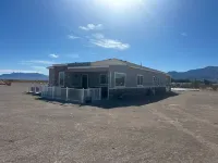 Lucky House (Death Valley) - 주차장