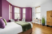Stunning Sea Views, Family Apt; Free Parking & Gym