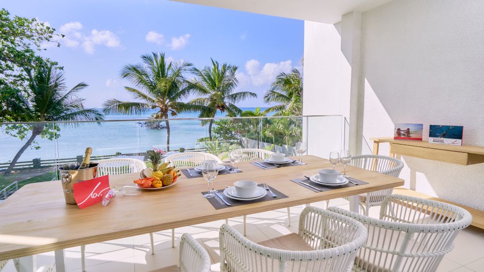 Les Estivales Beachfront Suites & Penthouses by LOV Mauritius