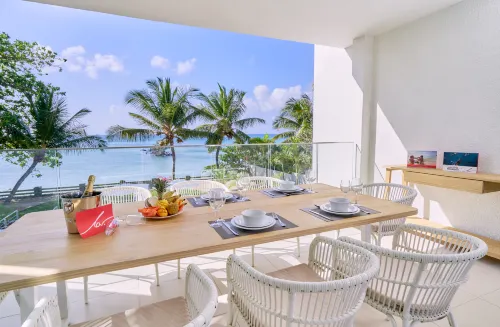 Les Estivales Beachfront Suites & Penthouses with LOV - Condos