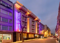 Hotel De Bonte Hotels near Aksaray Metro Station
