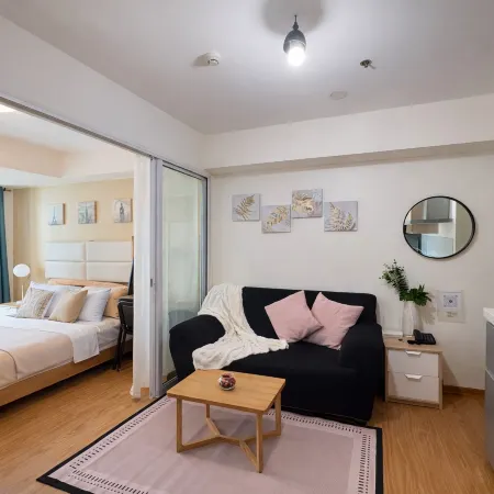 Azure Staycation Near NAIA Airport - 1BR Pool View