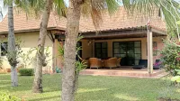 Family-Friendly 2BR Villa with Kitchen | Walk to Beach & Pool - Airport Shuttle