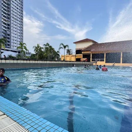 Melaka D'savoy Afamosa Resort for 12PAX Pool View by BeeStay Hotels in Pegoh