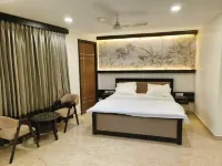 THE PALMS ECR RESORT AND BANQUETS - Resorts