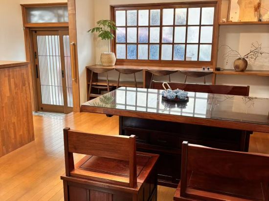 Jun House