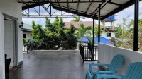 TuloMir #F (Happy accommodation located in the center of Moalboal) - Inns