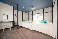 Renovated Villa with Sauna theater | 3 min Walk from Irusuda | Perfect base for Hakone and Atami - 停車場
