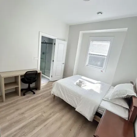 Surrey City Centre Ensuite near SkyTrain