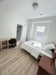 Surrey City Centre Ensuite near SkyTrain - 2つ星