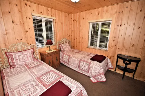 Twain Harte Rentals 4 Bdrm 2Bath Lake Member Wi-Fi - parking