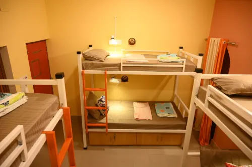 Bunk & Bond Kolkata - Hostels