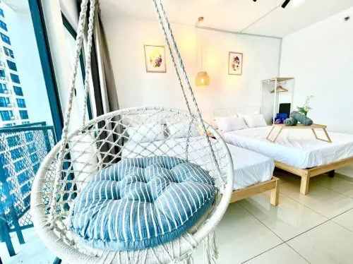 R 1-5Pax Cozy Home SetiaAlam 100mpsWifi&TV Trefoil