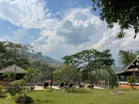 Nam Ou Riverside Resort Hotels in Park Ou