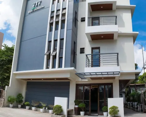 717 Residences Iloilo Hotels near Casa Mariquit