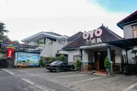 Hotel O Guest House Amalia Malang Hotel di Oro-oro Dowo