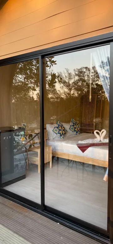 วิลล่าริมแม่น้ำ