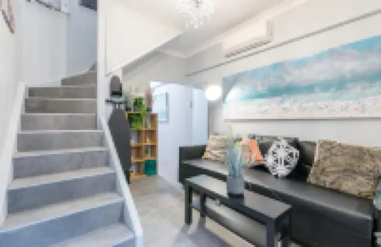 Chic Rooms w/ AC - Next to Central Station - Nearby CBD USYD UTS Top Viewed Bistros