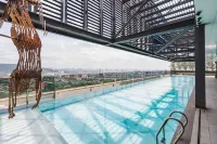 Mossaz and paxtonz Luxe Suites - PJ - Damansara by The Stay Hub