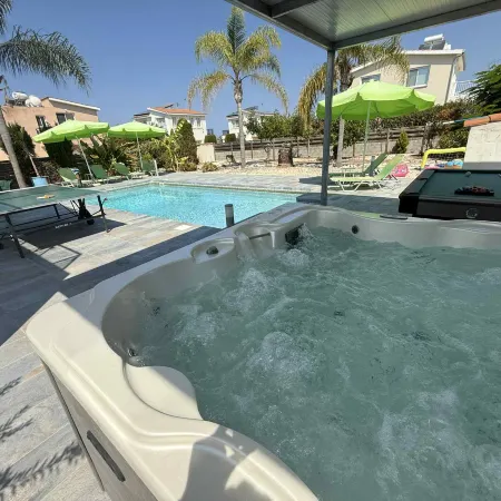 Villa Coralia Gardens 1km From Coral Bay Beach