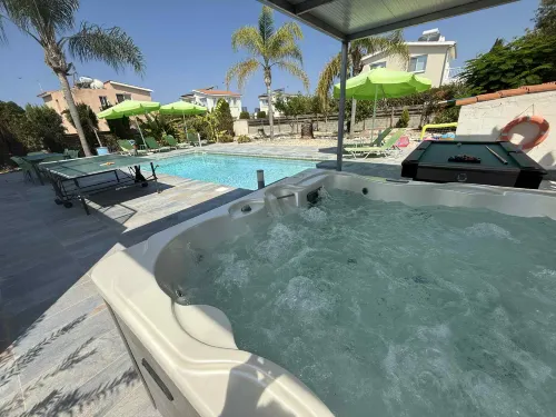 Villa Coralia Gardens 1km From Coral Bay Beach - parking